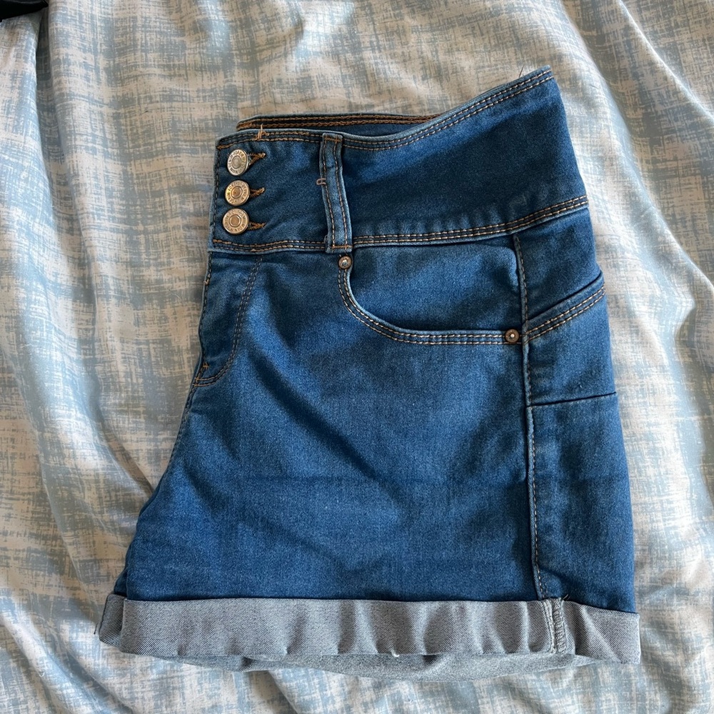 Butt lift shorts from Forever 21!